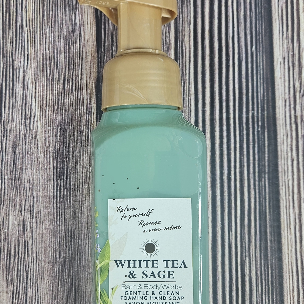 Bath & Body Works White Tea & Sage Foaming Hand Soap